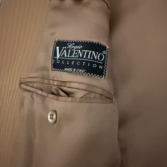 Sergio Valentino Men's Tan Double-Breasted Suit - Picture 4 of 16